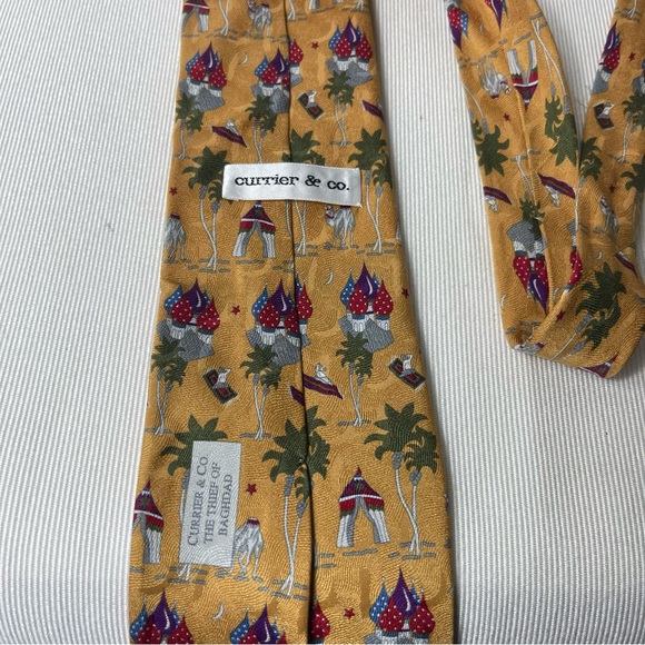 Currier & Co The Thief of Baghdad Tie Unique Fun print 100% Silk Made in Italy - Picture 9 of 9